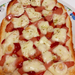 簡単☆朝ごパン☆ウインナーとチーズのピザ風トースト